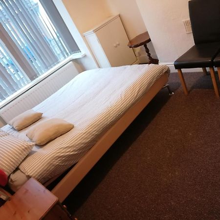 Hygis Home Of Relaxations Stoke-on-Trent Екстериор снимка