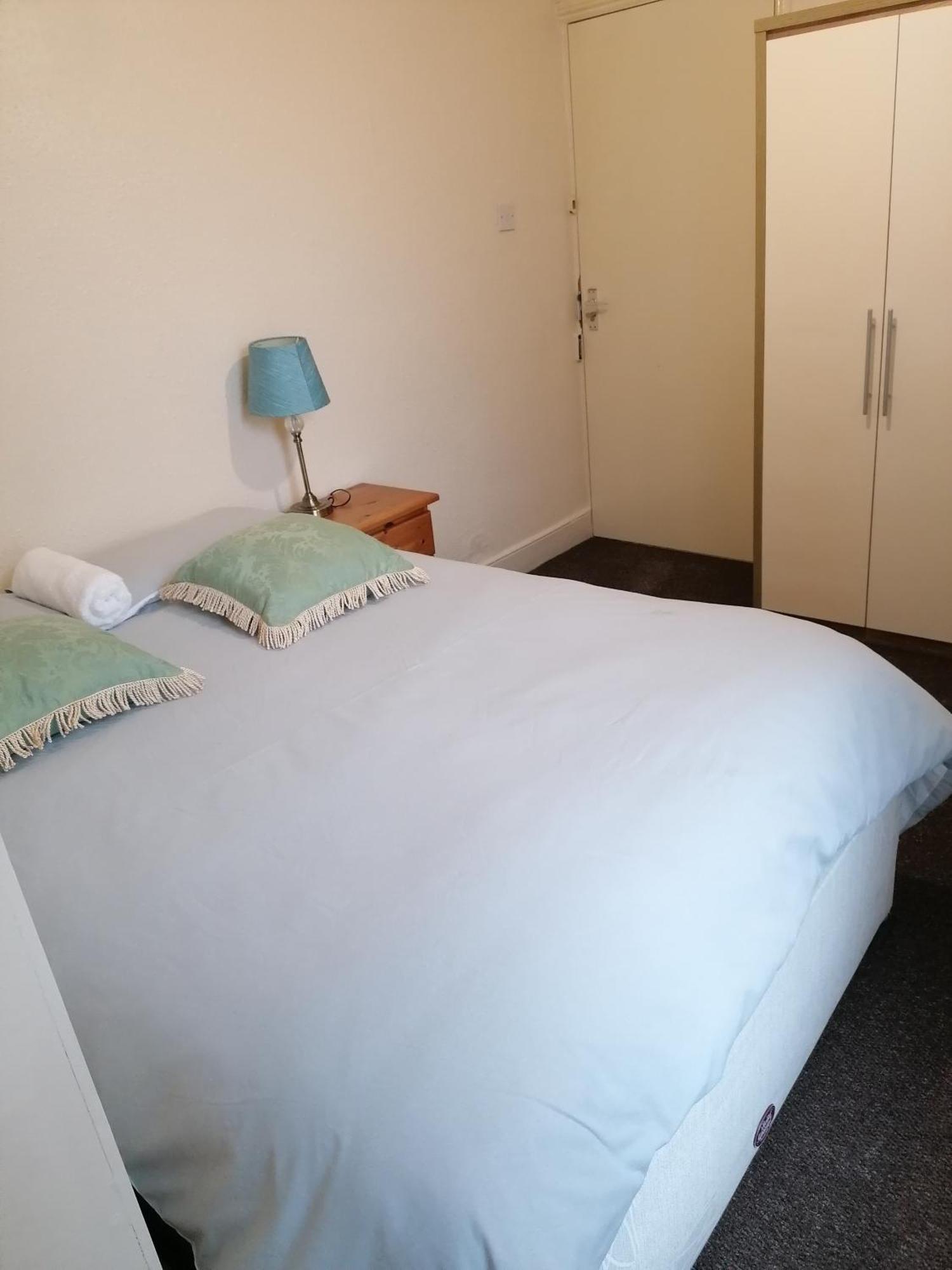 Hygis Home Of Relaxations Stoke-on-Trent Екстериор снимка