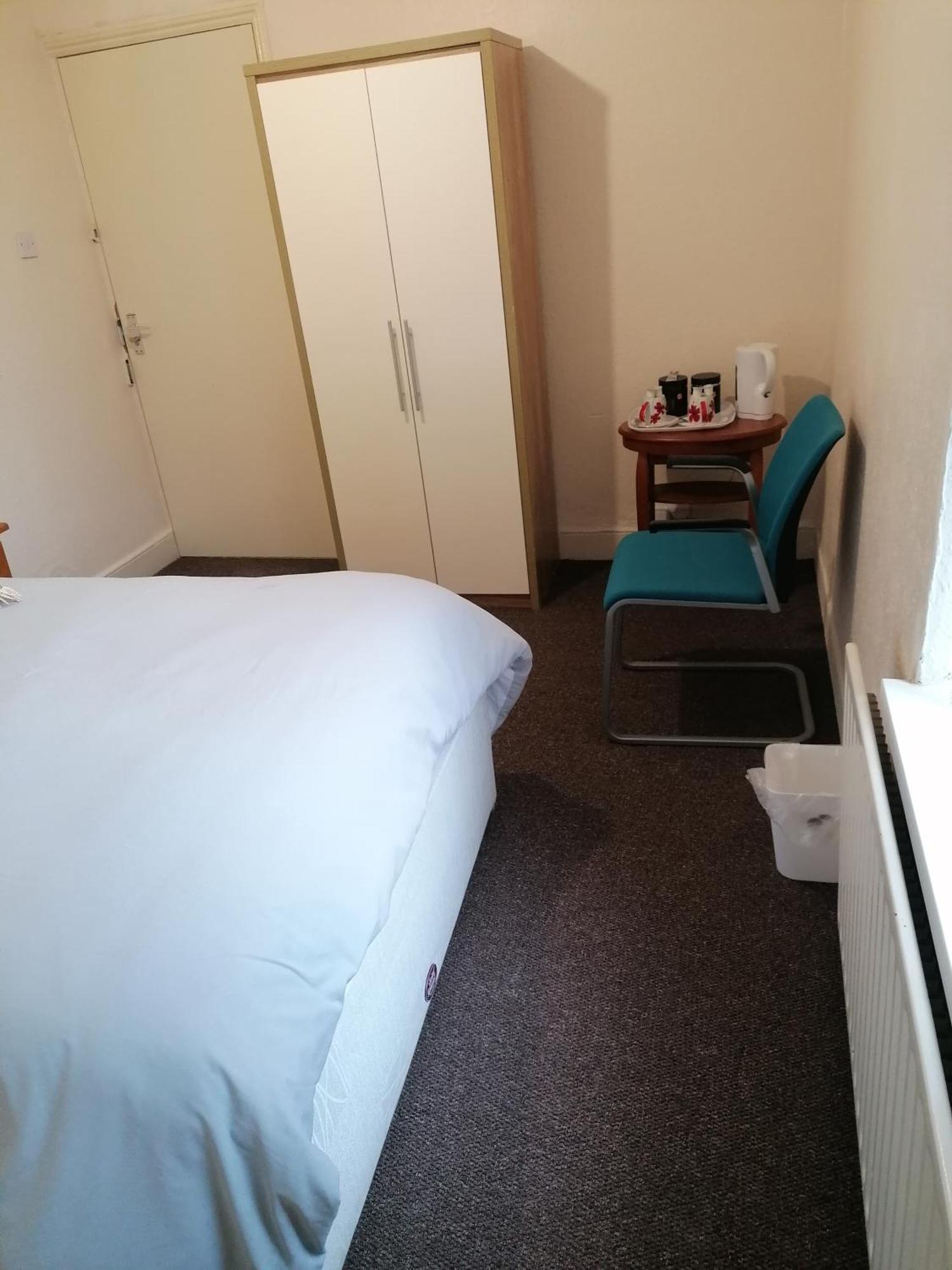 Hygis Home Of Relaxations Stoke-on-Trent Екстериор снимка