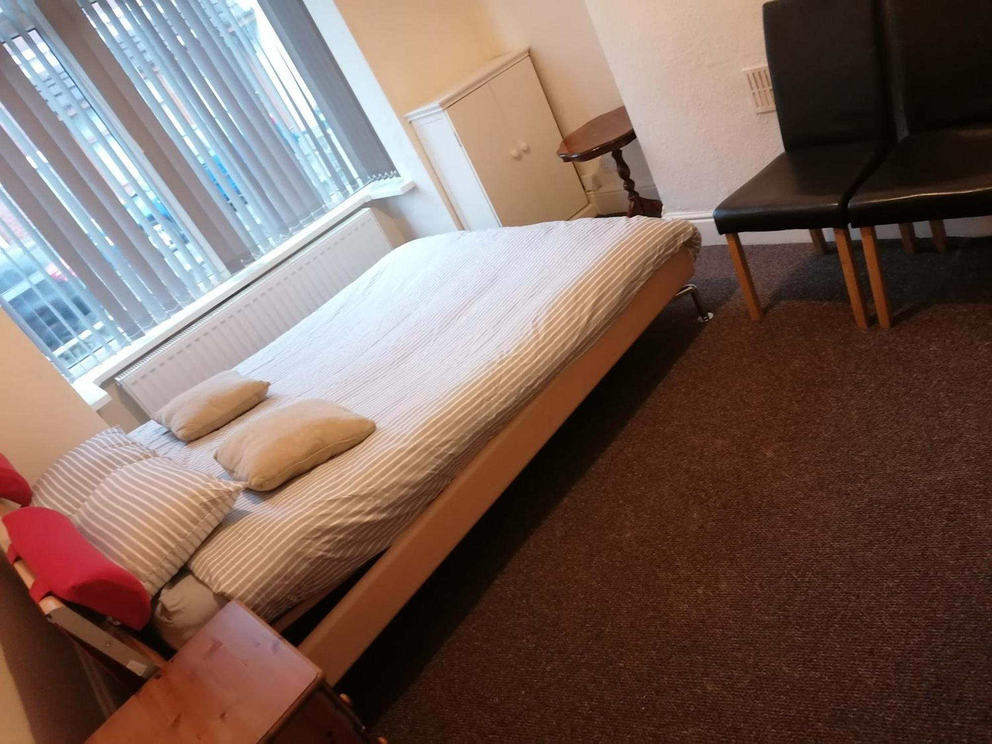 Hygis Home Of Relaxations Stoke-on-Trent Екстериор снимка