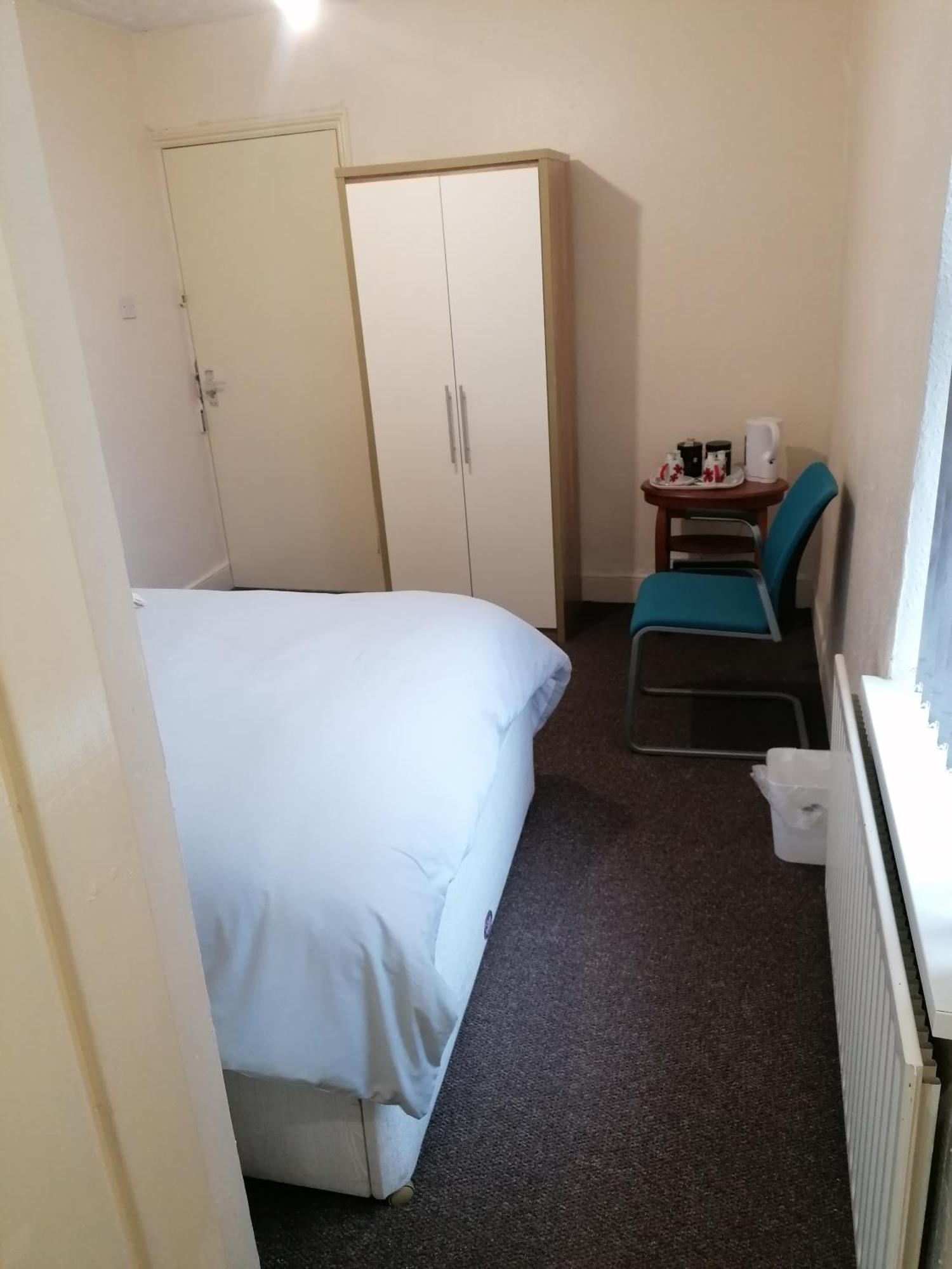 Hygis Home Of Relaxations Stoke-on-Trent Екстериор снимка
