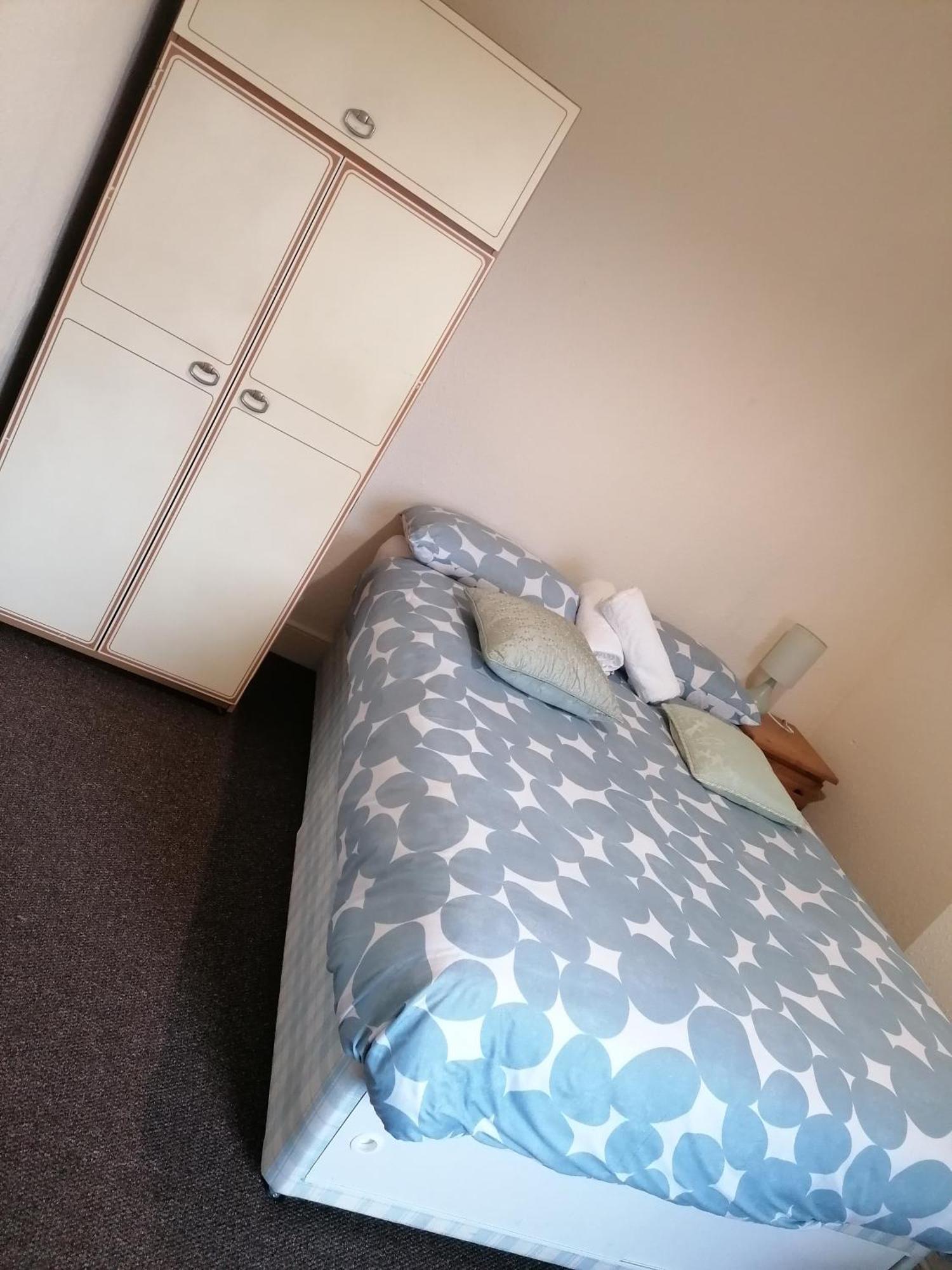 Hygis Home Of Relaxations Stoke-on-Trent Екстериор снимка