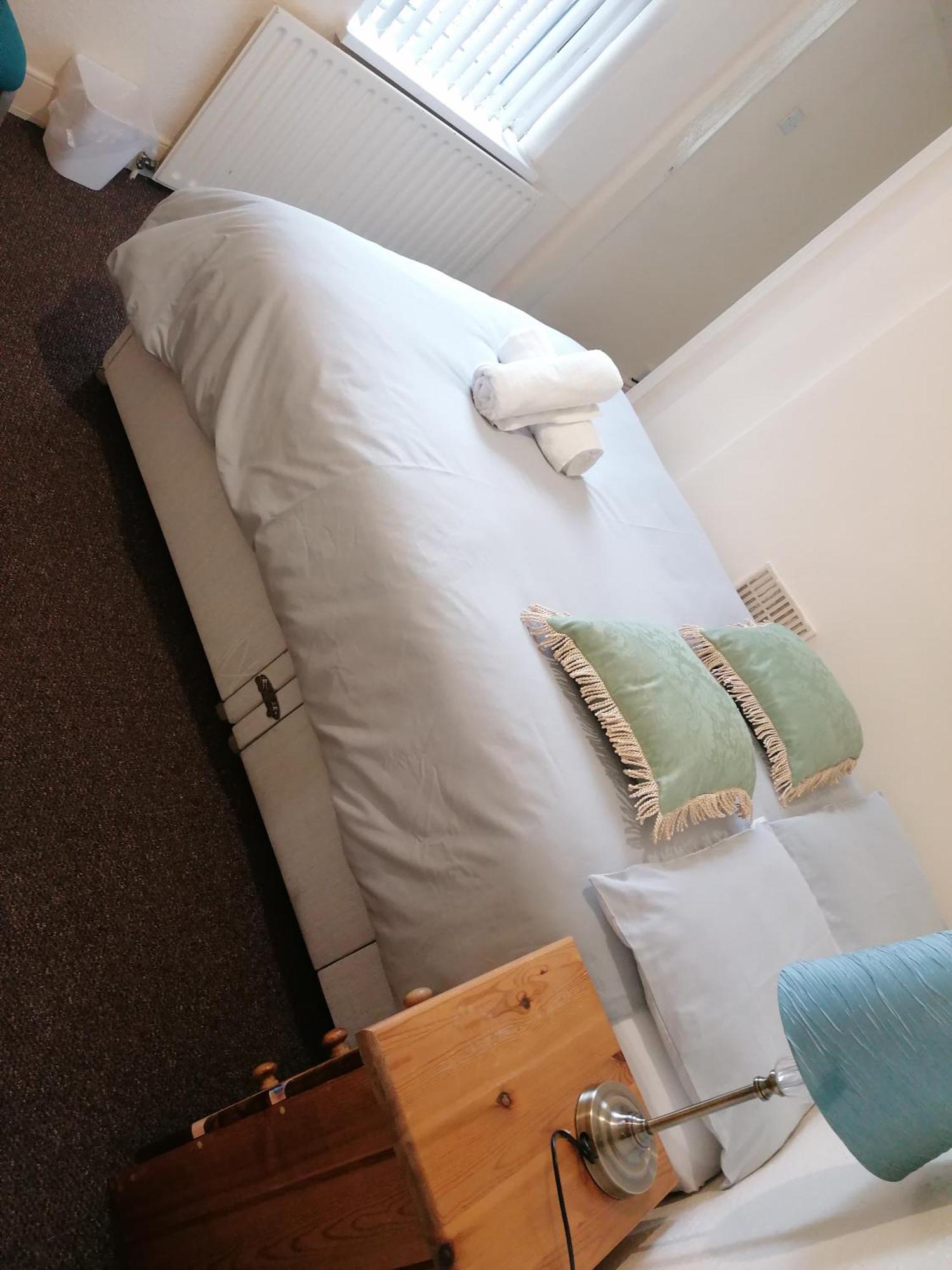 Hygis Home Of Relaxations Stoke-on-Trent Екстериор снимка