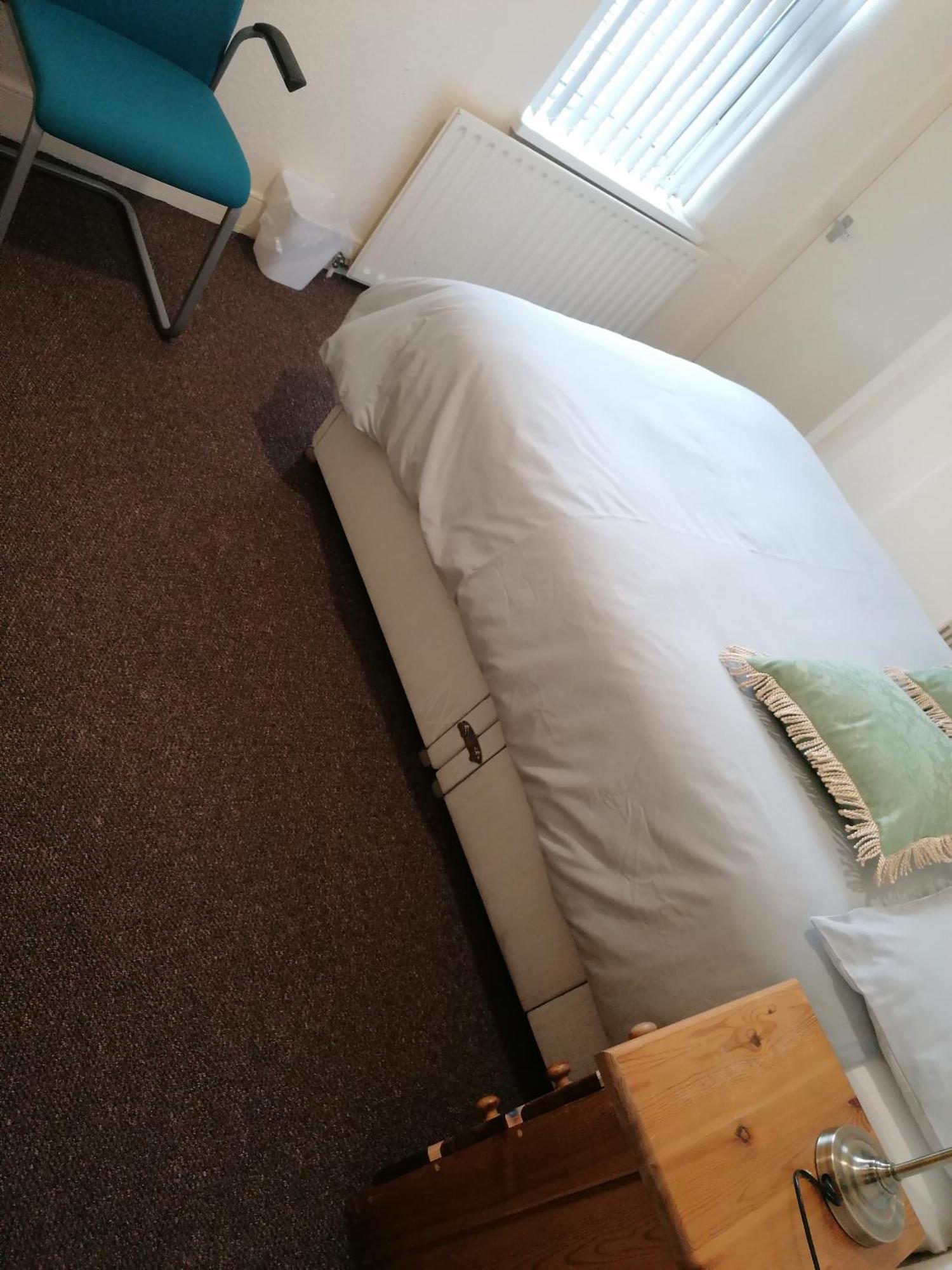 Hygis Home Of Relaxations Stoke-on-Trent Екстериор снимка